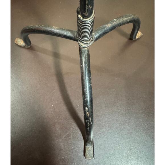 Vintage Whimsical Wrought Iron Silhouette Vanity Mirror Jewelry Holder Earrings - Picture 10 of 11